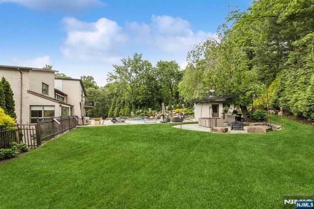 63 Eisenhower Drive, Cresskill, NJ 07626