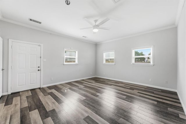 202 E 34th Street, Houston, TX 77018