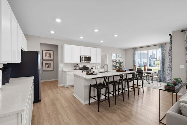 600 Lismore Circle, Elgin, IL 60124