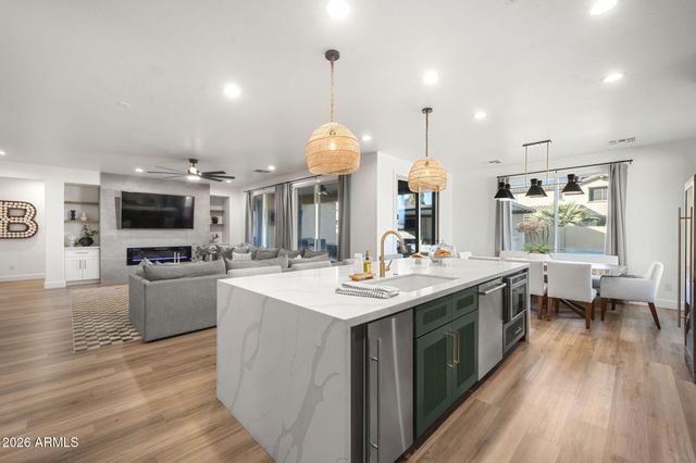 14 W BLUE RIDGE Way, Chandler, AZ 85248