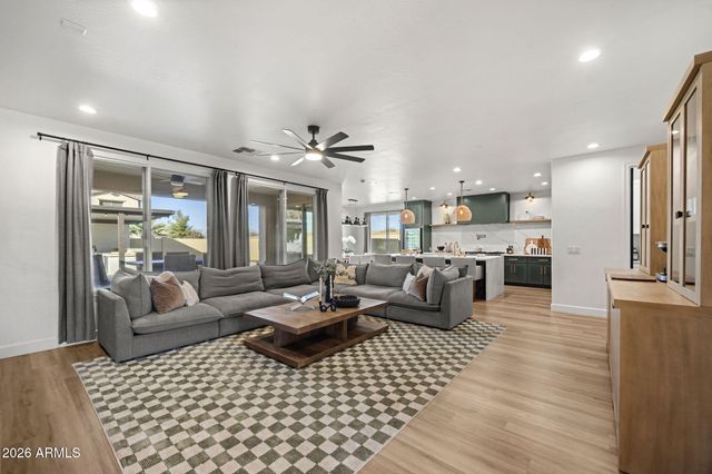 14 W BLUE RIDGE Way, Chandler, AZ 85248