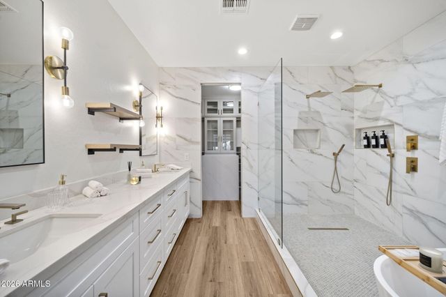 14 W BLUE RIDGE Way, Chandler, AZ 85248