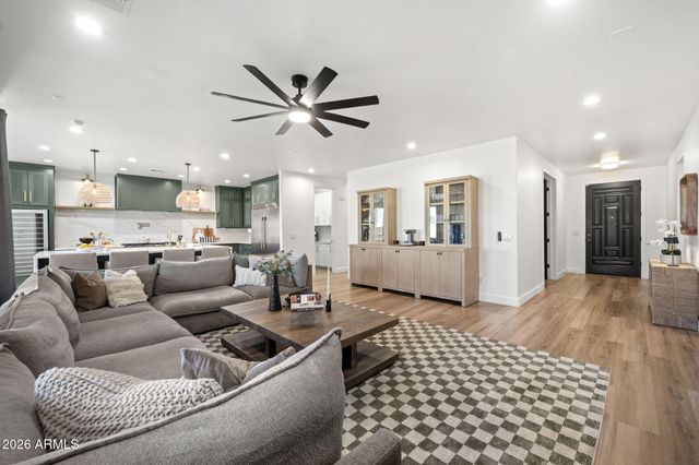 14 W BLUE RIDGE Way, Chandler, AZ 85248