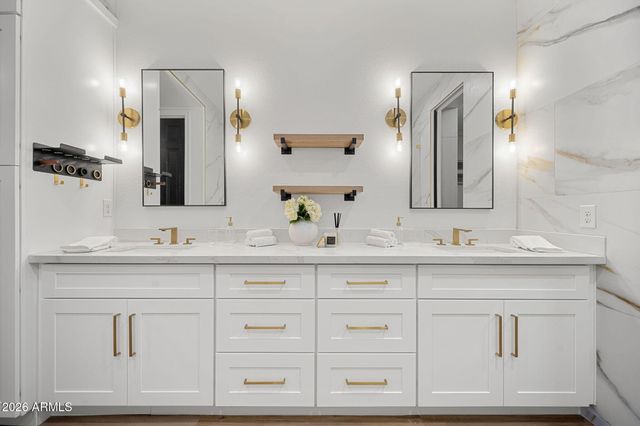 14 W BLUE RIDGE Way, Chandler, AZ 85248