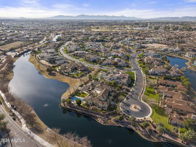 14 W BLUE RIDGE Way, Chandler, AZ 85248