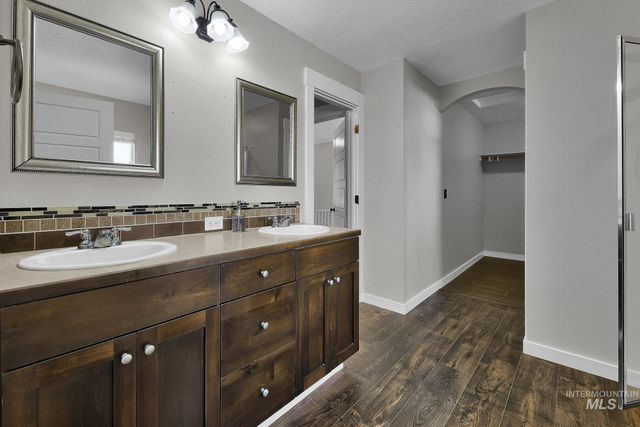 1935 S Sandcrest Way, Nampa, ID 83686