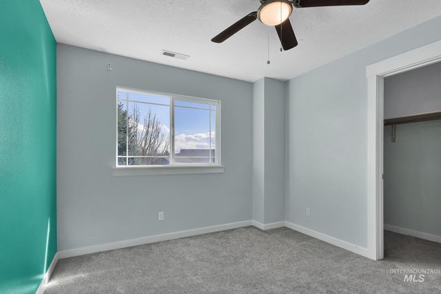 1935 S Sandcrest Way, Nampa, ID 83686