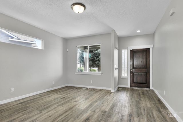 1935 S Sandcrest Way, Nampa, ID 83686