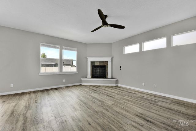 1935 S Sandcrest Way, Nampa, ID 83686