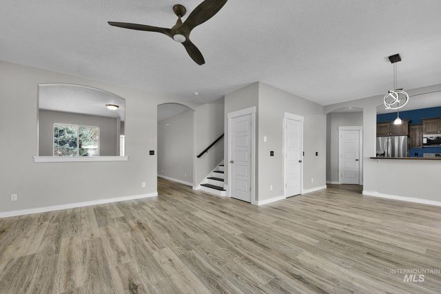 1935 S Sandcrest Way, Nampa, ID 83686