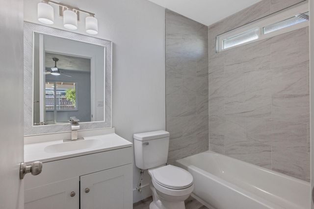 749 W Robin Drive, Visalia, CA 93291