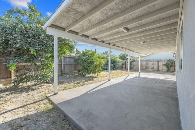 749 W Robin Drive, Visalia, CA 93291