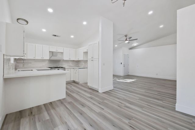 749 W Robin Drive, Visalia, CA 93291