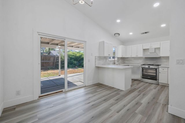 749 W Robin Drive, Visalia, CA 93291
