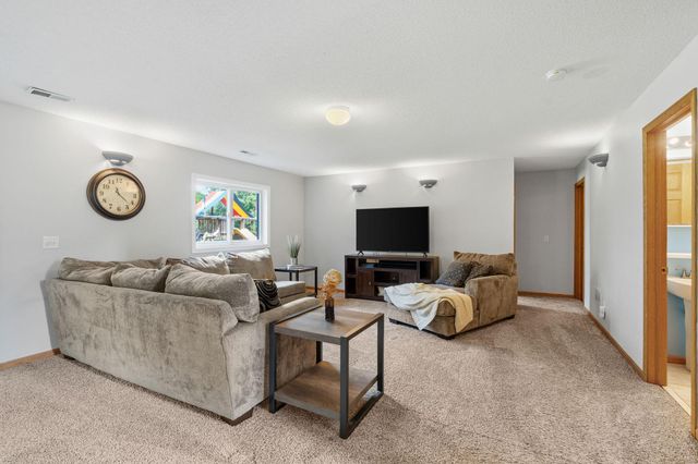 18566 96th Place N, Maple Grove, MN 55311