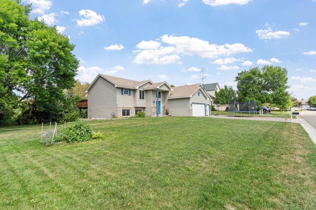 18566 96th Place N, Maple Grove, MN 55311