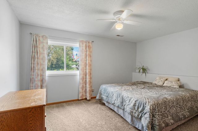 18566 96th Place N, Maple Grove, MN 55311