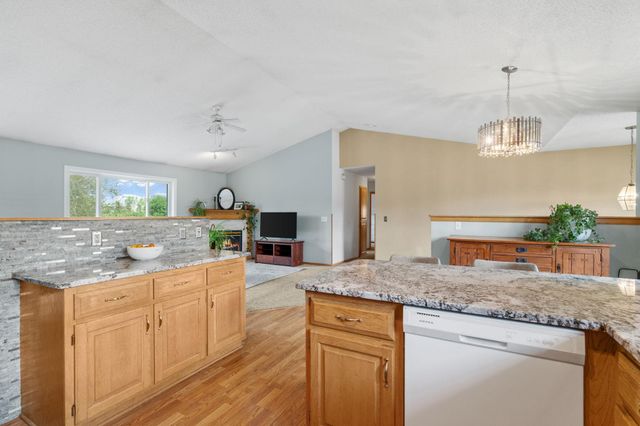 18566 96th Place N, Maple Grove, MN 55311