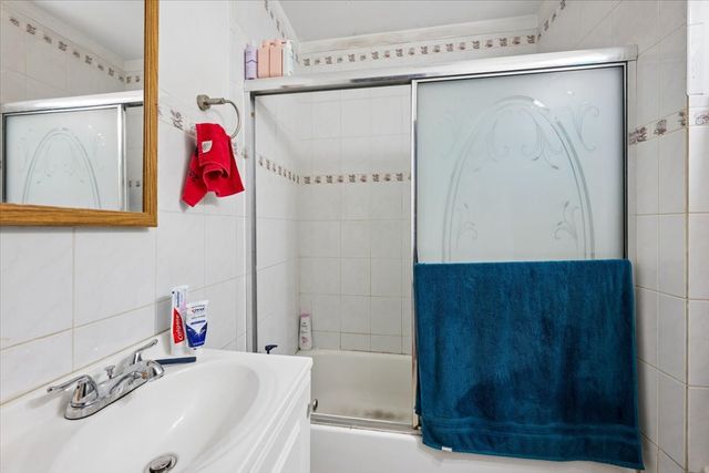 2946 S Loomis Street, Chicago, IL 60608