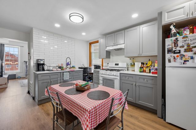 2946 S Loomis Street, Chicago, IL 60608