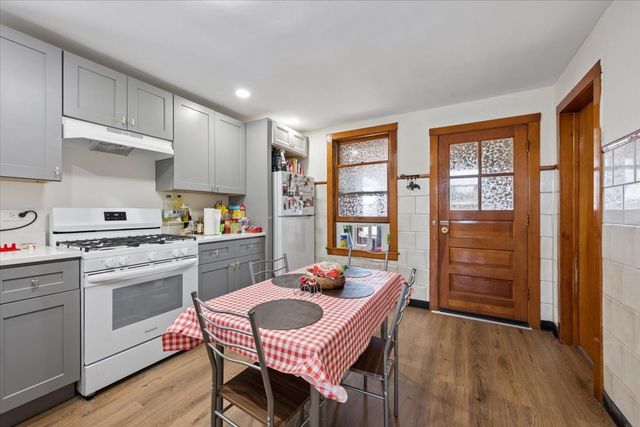 2946 S Loomis Street, Chicago, IL 60608