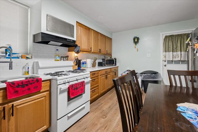 2946 S Loomis Street, Chicago, IL 60608
