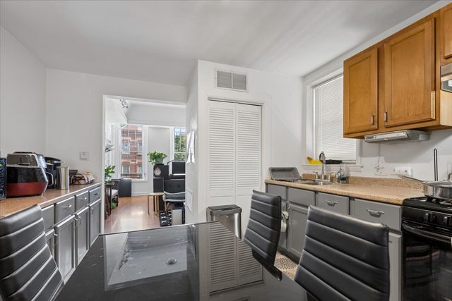 2946 S Loomis Street, Chicago, IL 60608