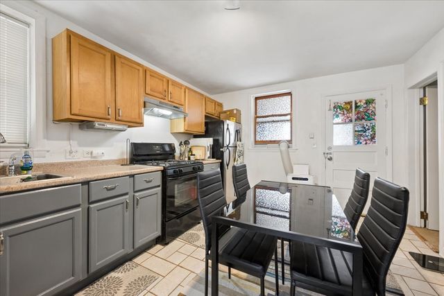 2946 S Loomis Street, Chicago, IL 60608