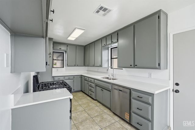 2505 Elton Avenue, Bakersfield, CA 93306