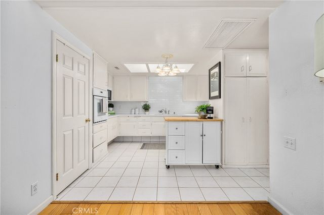 1522 Merion Way E 33J, Seal Beach, CA 90740