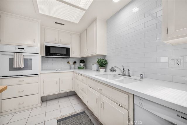 1522 Merion Way E 33J, Seal Beach, CA 90740