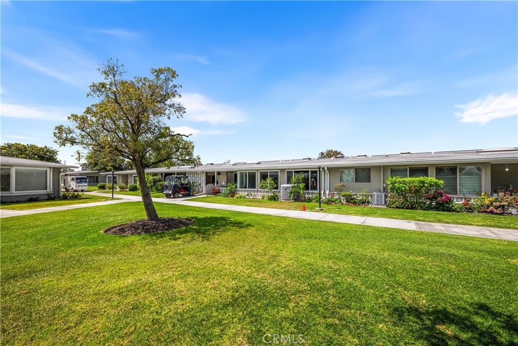 1522 Merion Way E 33J, Seal Beach, CA 90740
