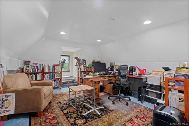 8 Ritchey Place, White Plains, NY 10605
