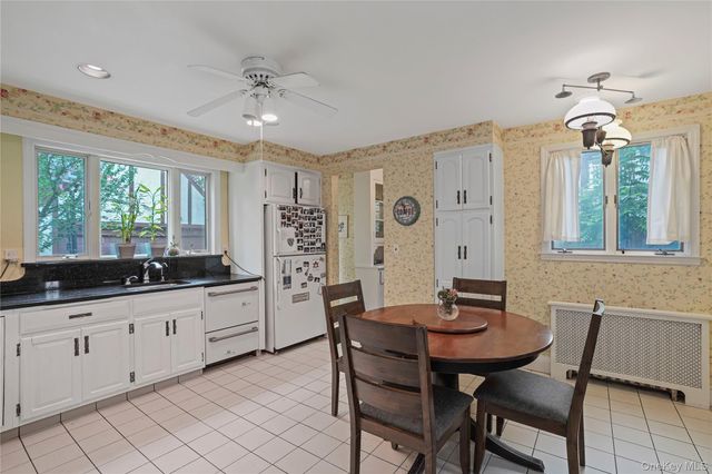8 Ritchey Place, White Plains, NY 10605