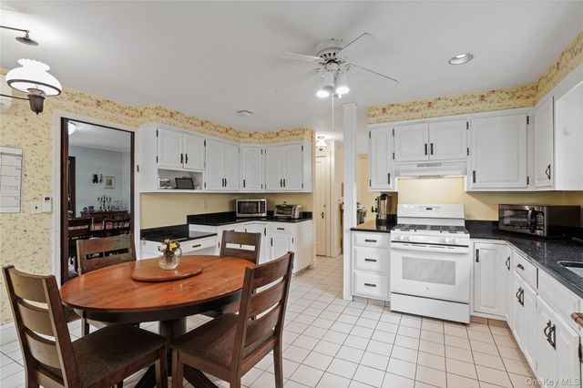 8 Ritchey Place, White Plains, NY 10605