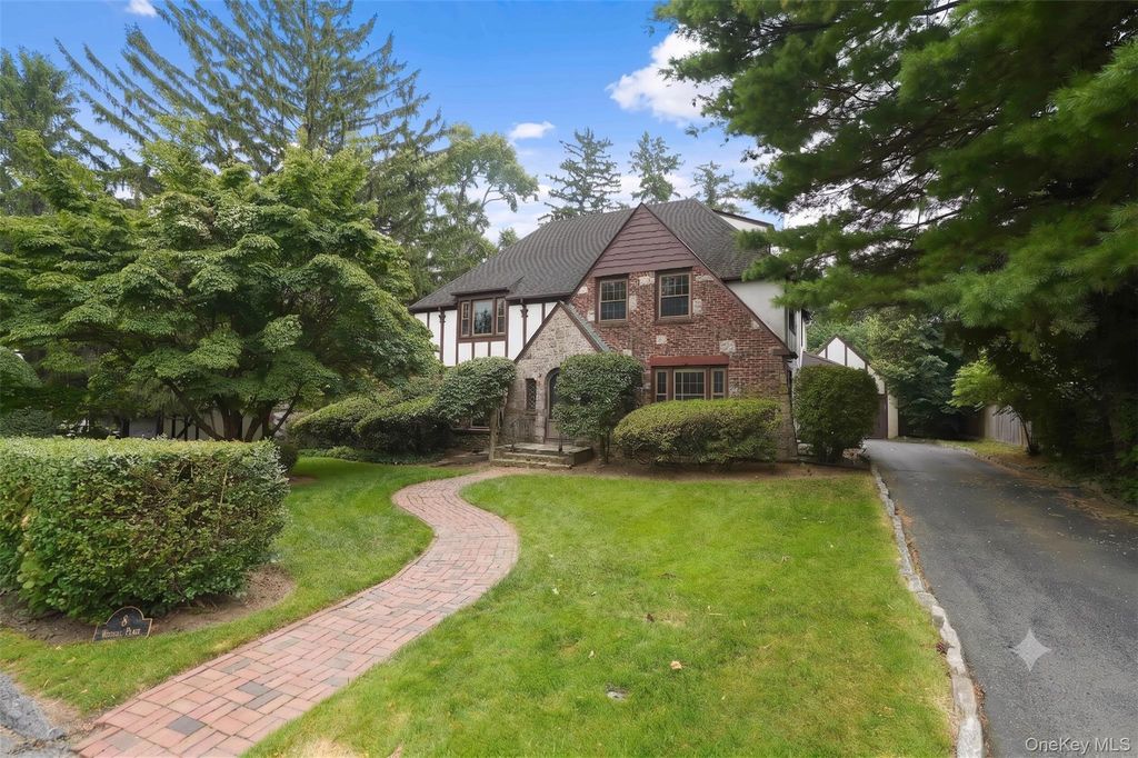 8 Ritchey Place, White Plains, NY 10605