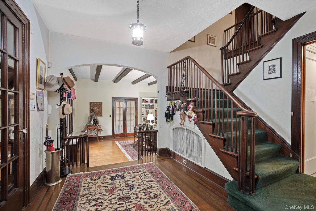 8 Ritchey Place, White Plains, NY 10605 — photo 2