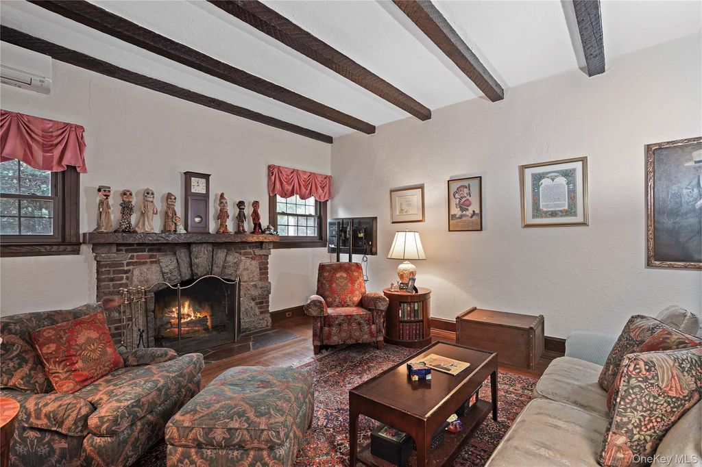 8 Ritchey Place, White Plains, NY 10605 — photo 4