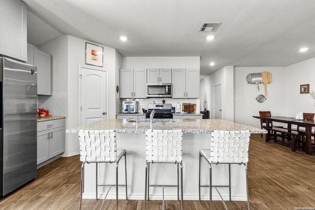 302 N Richland, Lockhart, TX 78644