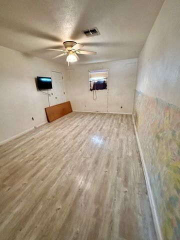 509 E 14th St, Colorado City, TX 79512