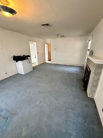 509 E 14th St, Colorado City, TX 79512