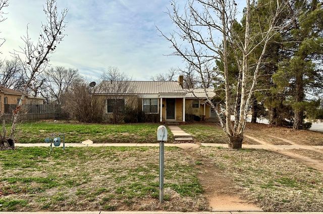 509 E 14th St, Colorado City, TX 79512