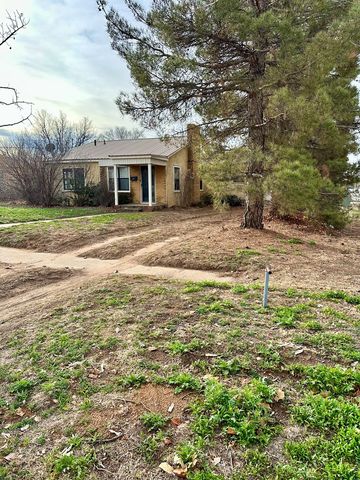 509 E 14th St, Colorado City, TX 79512