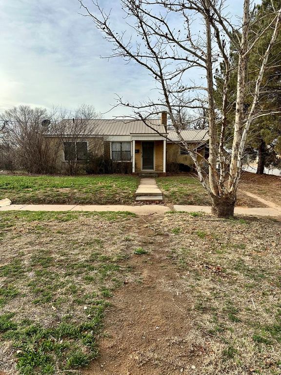 509 E 14th St, Colorado City, TX 79512