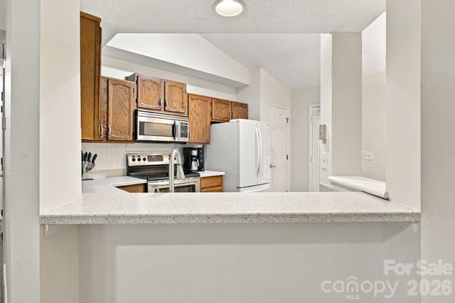 8536 Woodford Bridge Drive, Charlotte, NC 28216