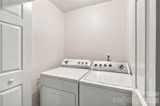 8536 Woodford Bridge Drive, Charlotte, NC 28216