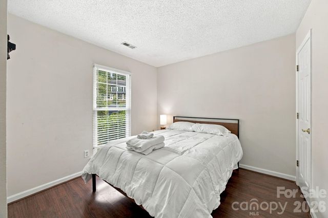 8536 Woodford Bridge Drive, Charlotte, NC 28216