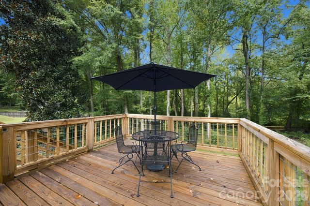 8536 Woodford Bridge Drive, Charlotte, NC 28216