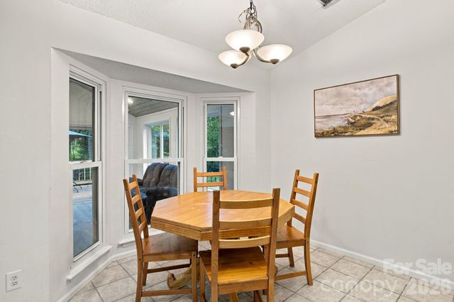 8536 Woodford Bridge Drive, Charlotte, NC 28216