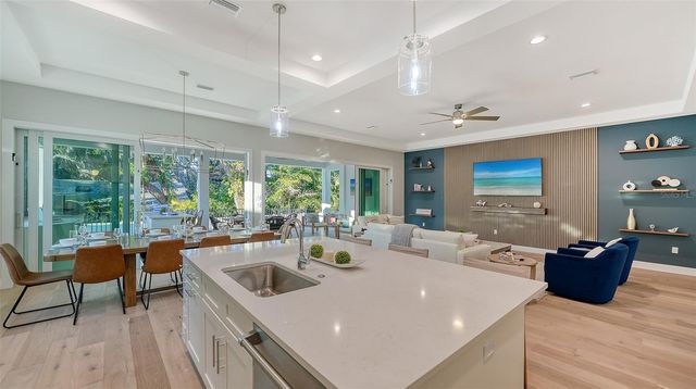 1537 SIESTA DRIVE, Sarasota, FL 34239